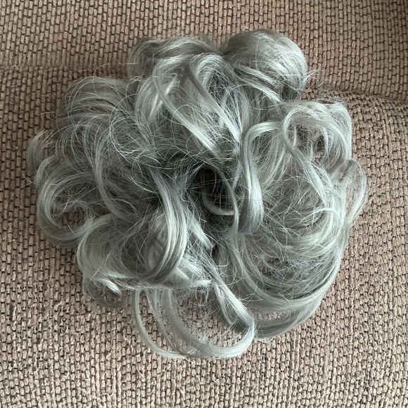 Grey messy bun hairpiece - Picture 5 of 5